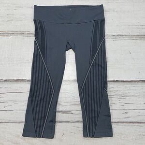 NUX Crop Leggings Tights Grey Stretchy Yoga Small